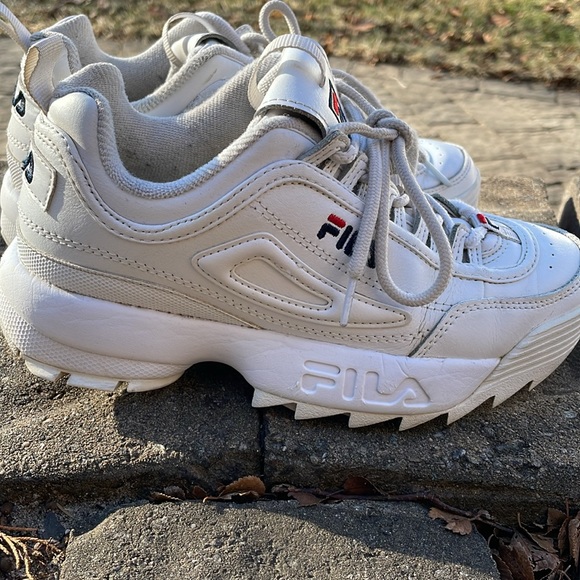 Pair of Fila Disruptors 2 sneakers - Picture 3 of 3